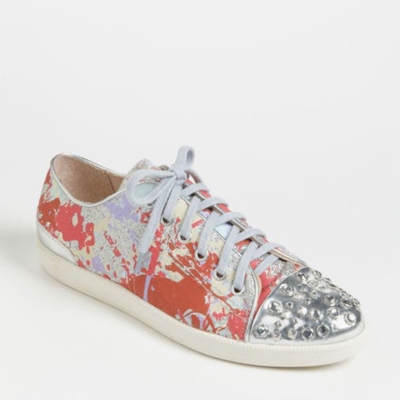 Boutique 9 Sneaker - Picture 5 of 6